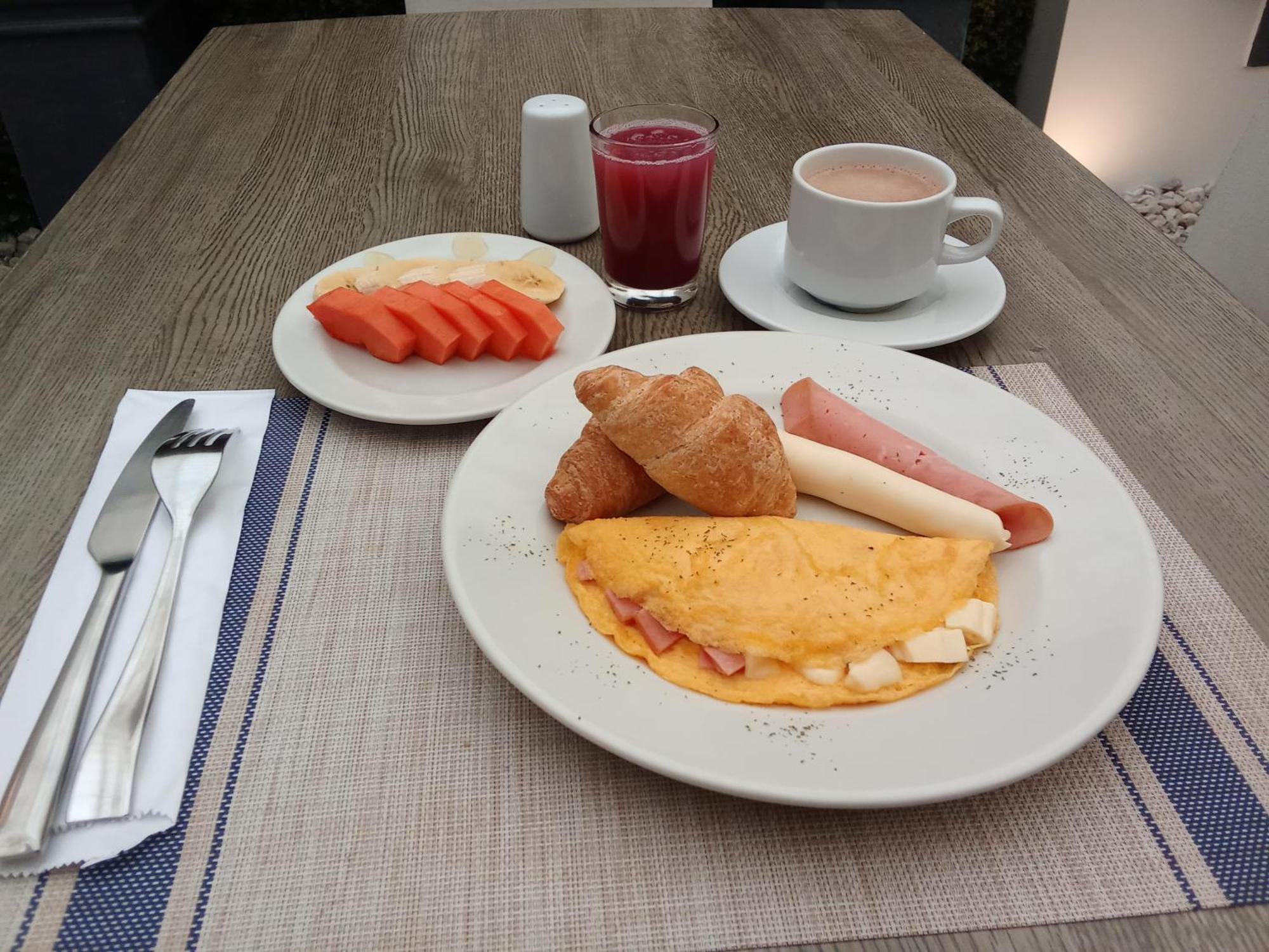 Hotel Castellana 95 Bogotá Extérieur photo